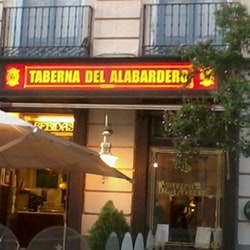 Gazpacho andaluz con verduritas y su tosta